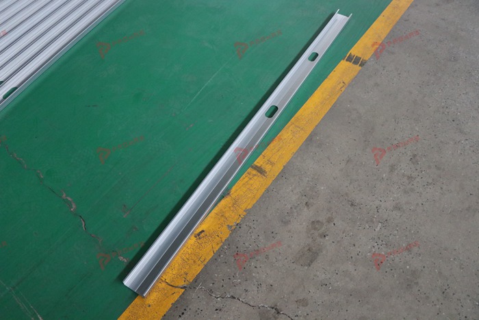 Industrial C stud forming machine for continuous galvanized metal stud manufacturing