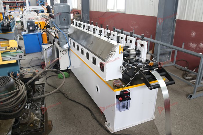 Industrial metal profile roll forming machine for drywall framing production