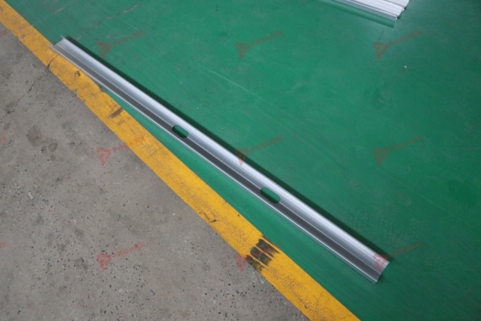 Industrial steel stud roll former for continuous galvanized C profile manufacturing