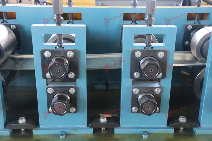 C-shaped metal stud roll forming equipment for drywall framing profiles