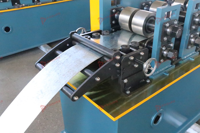 Main channel machine components for C100 metal profile forming