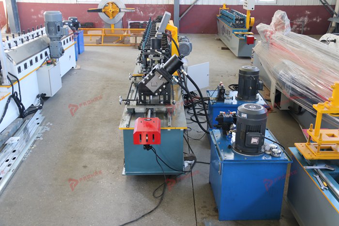 Steel stud manufacturing equipment for continuous drywall profile forming