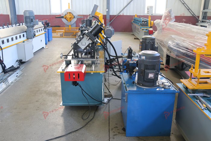 Stud roll former forming section for continuous C stud manufacturing