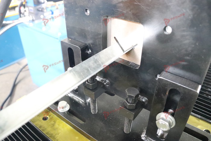 L-shaped metal ceiling profile forming machine for interior construction