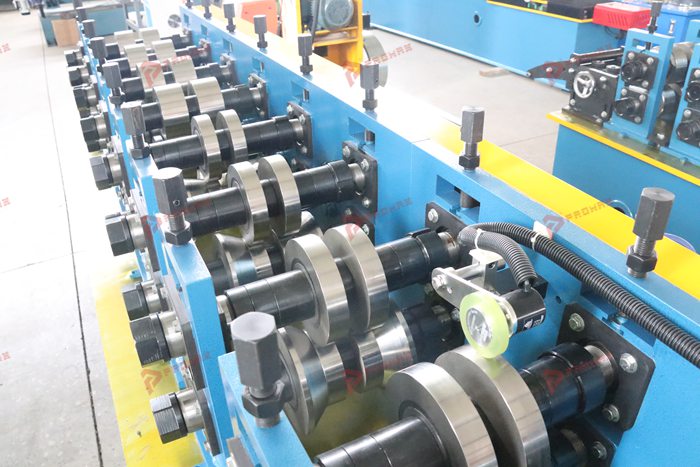 C-shaped metal stud roll forming machine for lightweight steel framing