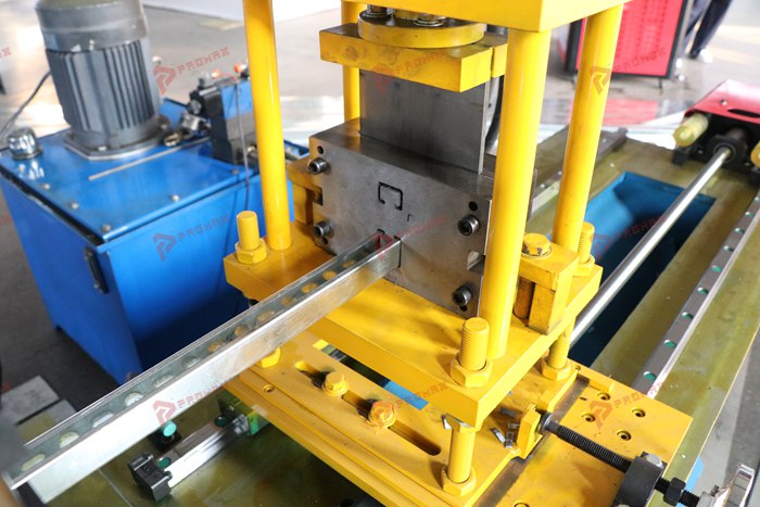 C27 steel stud machine forming C-shaped light steel keel profiles