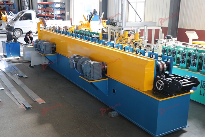 Gypsum channel machine components for C41 metal keel production
