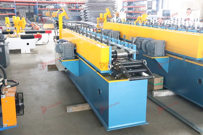Hat channel roll forming equipment for continuous metal profile forming