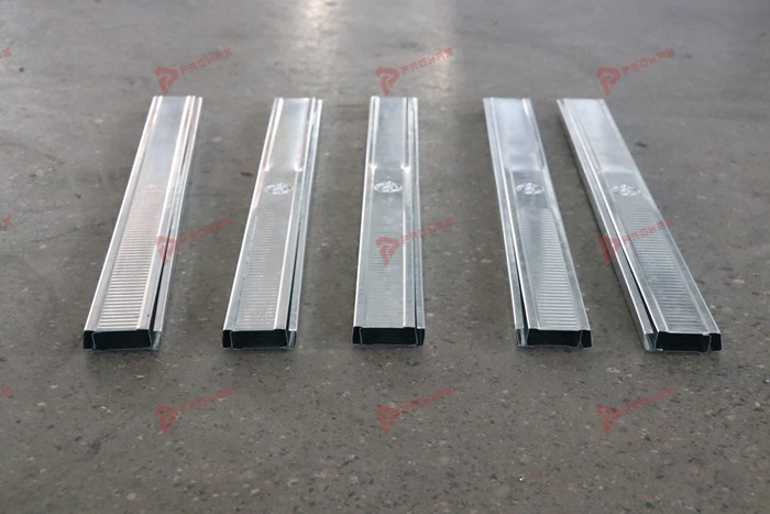 C-shaped metal stud roll forming equipment and forming stations