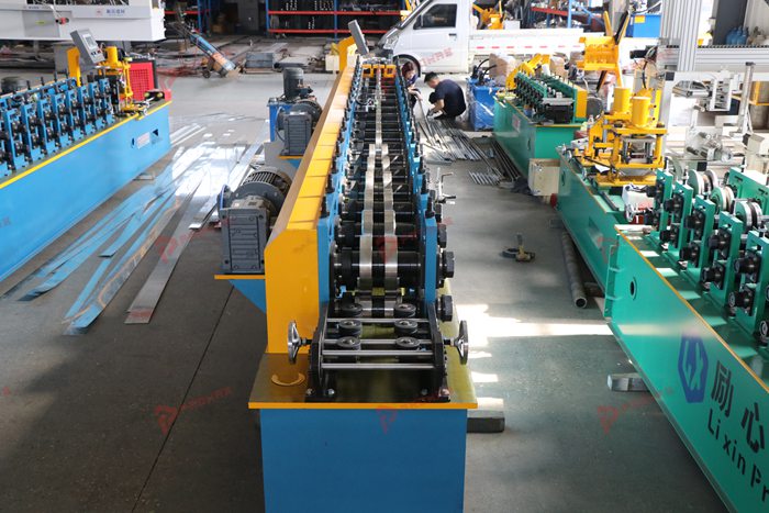 C stud roll forming equipment for lightweight steel framing profiles