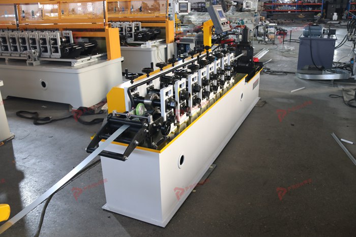 Wall angle making machine for customized metal ceiling edge profiles