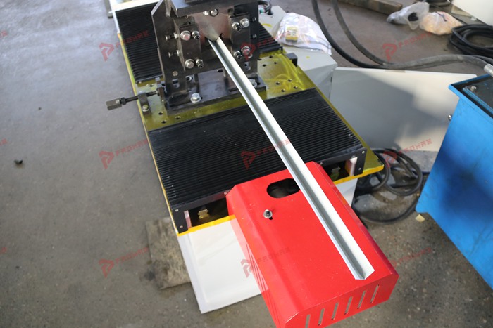 Wall angle making machine for metal ceiling edge profile production