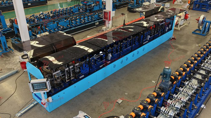 Light gauge steel framing machine for villa and residential construction profiles