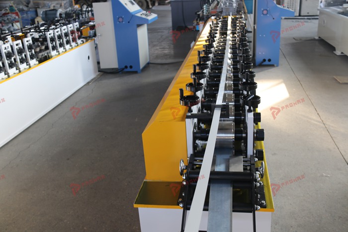 Metal main tee profile forming equipment for suspended ceiling grids