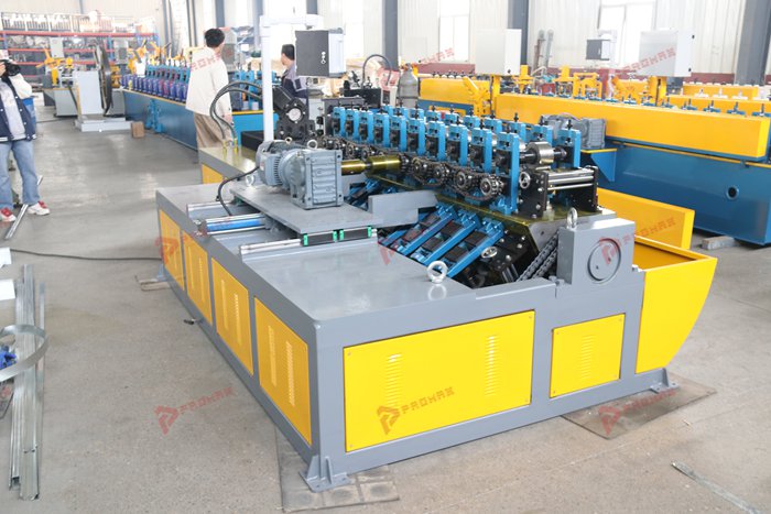 Reversible keel roll forming machine configuration for metal framing production