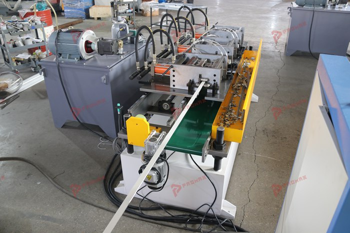 Metal T-bar ceiling grid roll forming equipment and forming section
